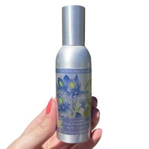 Bath & Body Works Water Hyacinth Concentrated Fragrance Spray White Barn 1/2 Ful